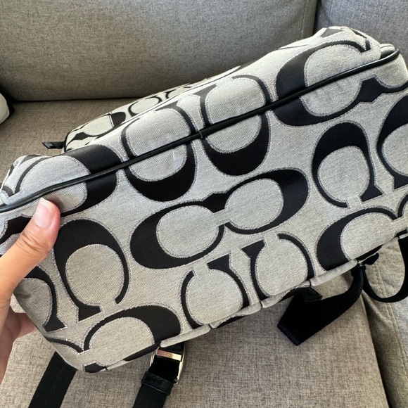 Coach Poppy Signature Backpack - Picture 6 of 9